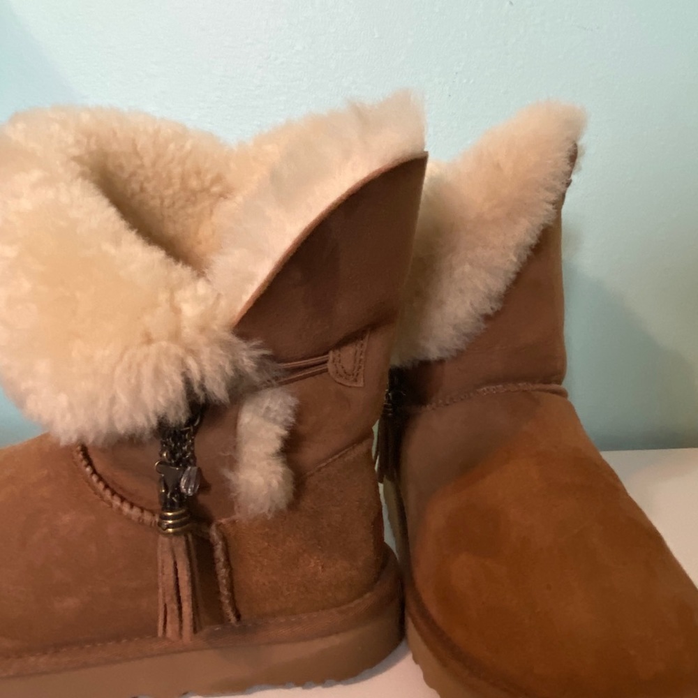 Lilou Genuine Shearling Lined Short Boot